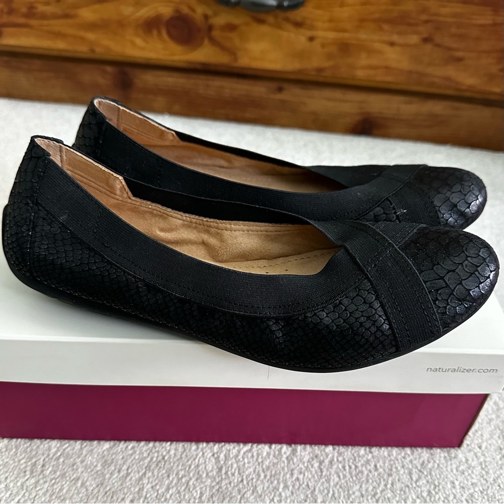 Naturalizer Uphold Black Ballet Flats, Women’s 8